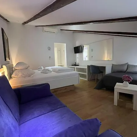 Πανσιόν And With A Swimming Pool Hvar - 24309