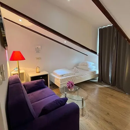 Πανσιόν And With A Swimming Pool Hvar - 24309