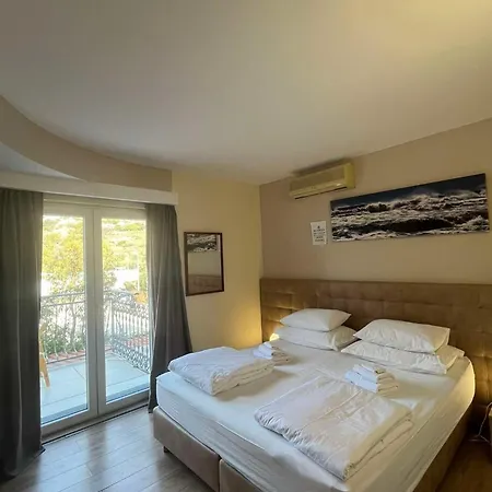 And With A Swimming Pool Hvar - 24309 هفار