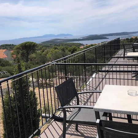 And With A Swimming Pool Hvar - 24309 بيت ضيافة هفار